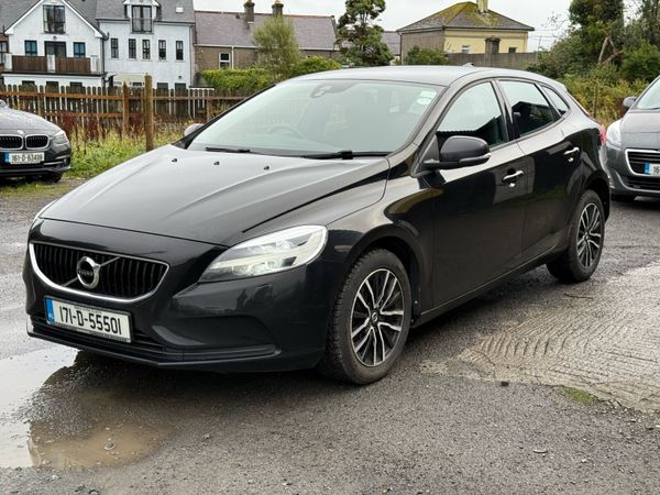 Volvo V40 Hatchback, Diesel, 2017, Black