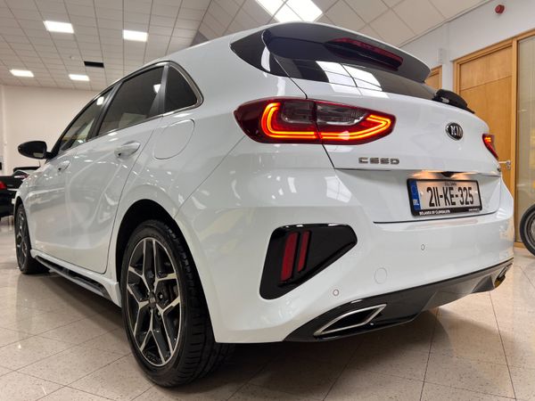 Kia Ceed Hatchback, Petrol, 2021, White