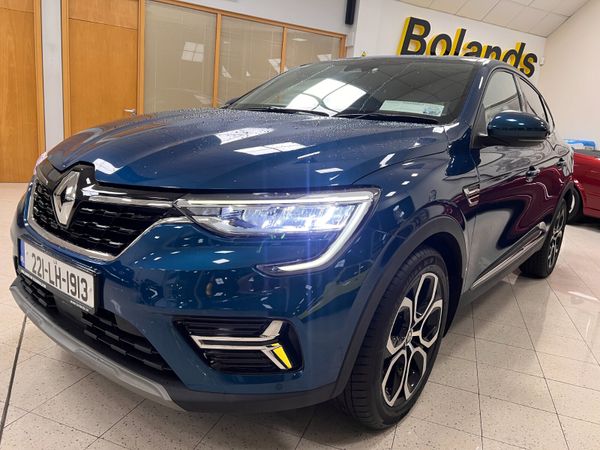 Renault Arkana Hatchback, Petrol, 2022, Blue