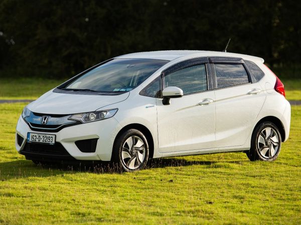 Honda Fit Hatchback, Petrol Hybrid, 2015, White