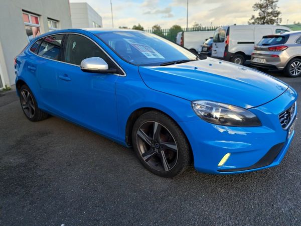 Volvo V40 Hatchback, Diesel, 2015, Blue