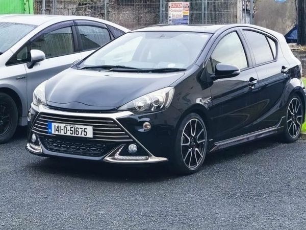 Toyota Aqua Hatchback, Petrol Hybrid, 2014, Black
