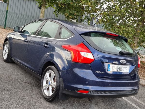 Ford Focus Hatchback, Petrol, 2012, Blue