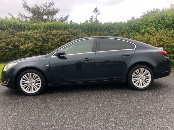 Opel Insignia Hatchback, Diesel, 2016, Green