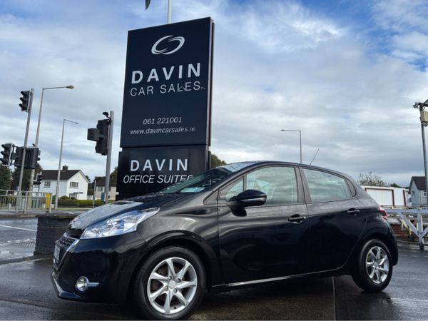 Peugeot 208 Hatchback, Petrol, 2013, Black