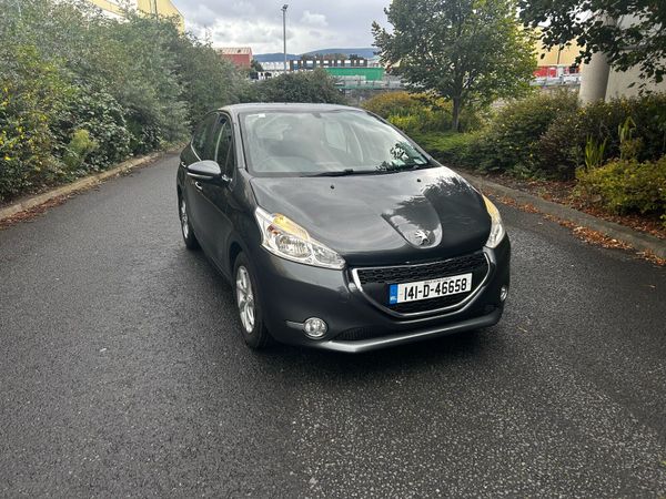 Peugeot 208 Hatchback, Petrol, 2014, Grey