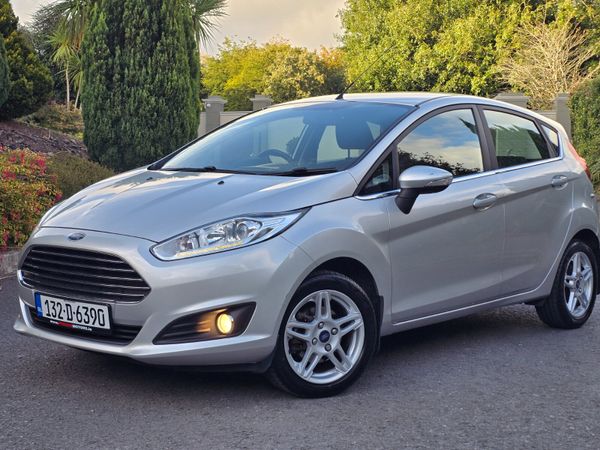 Ford Fiesta Hatchback, Petrol, 2013, Silver