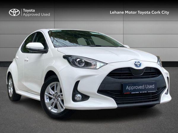 Toyota Yaris Hatchback, Petrol Hybrid, 2022, White