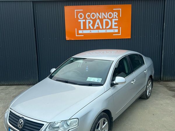 Volkswagen Passat Saloon, Diesel, 2010, Silver