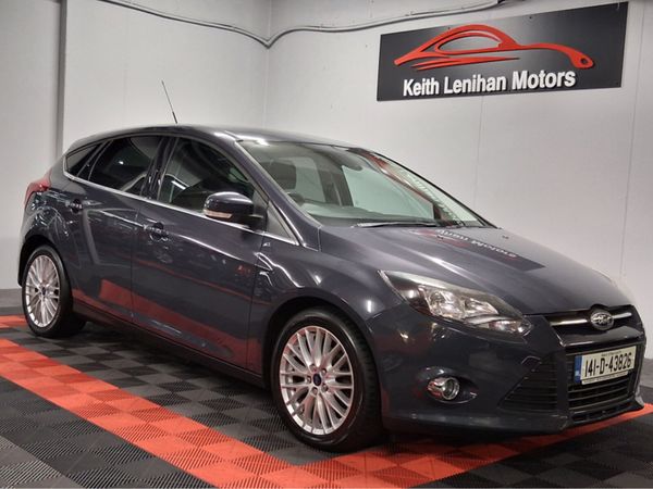 Ford Focus Hatchback, Petrol, 2014, Grey