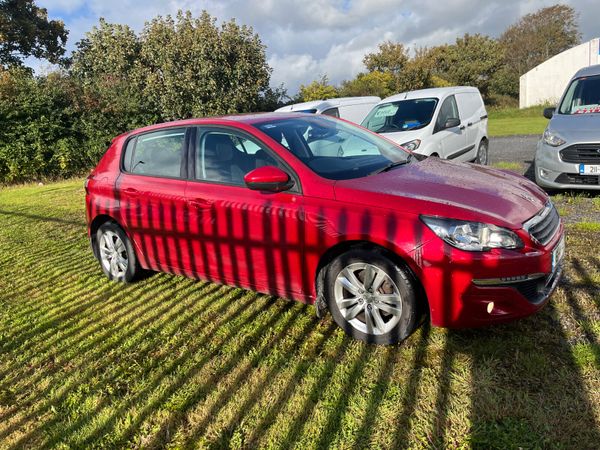 Peugeot 308 Hatchback, Diesel, 2016, Red