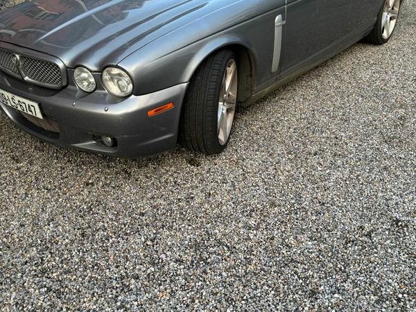 Jaguar XJ Saloon, Diesel, 2009, Grey