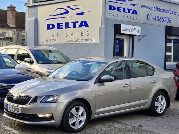 Skoda Octavia Hatchback, Petrol, 2018, Beige