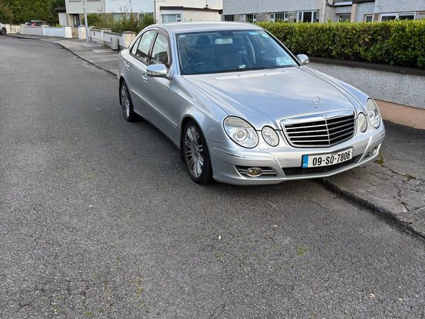 Mercedes-Benz E-Class Saloon, Diesel, 2009, Silver
