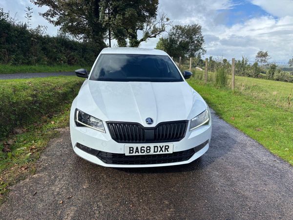 Skoda Superb Hatchback, Diesel, 2019, White