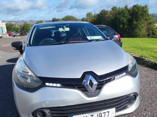 Renault Clio Hatchback, Petrol, 2014, Silver