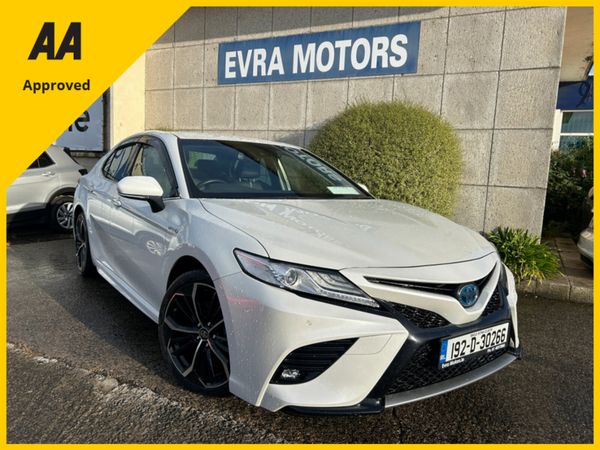 Toyota Camry Saloon, Petrol Hybrid, 2019, White
