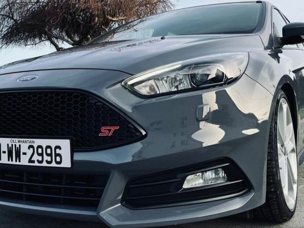 Ford Focus Hatchback, Petrol, 2018, Grey