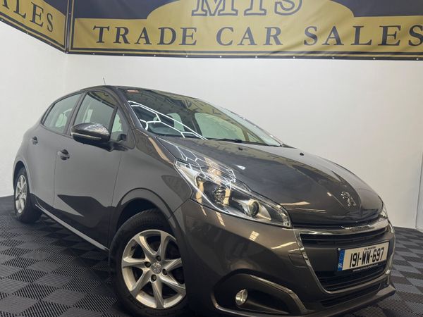 Peugeot 208 Hatchback, Petrol, 2019, Grey