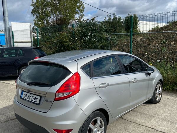 Ford Fiesta Hatchback, Petrol, 2009, Silver
