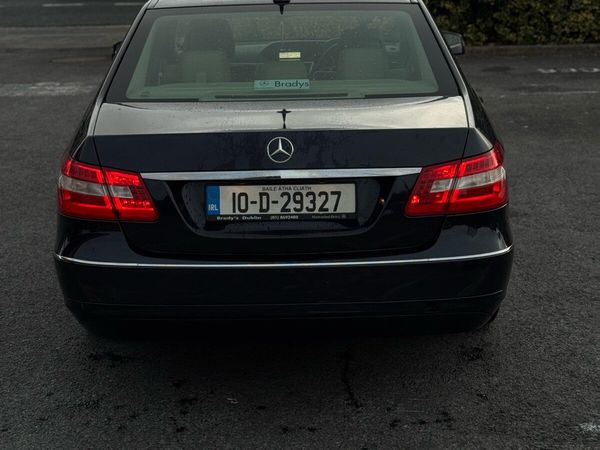 Mercedes-Benz E-Class Saloon, Diesel, 2010, Blue