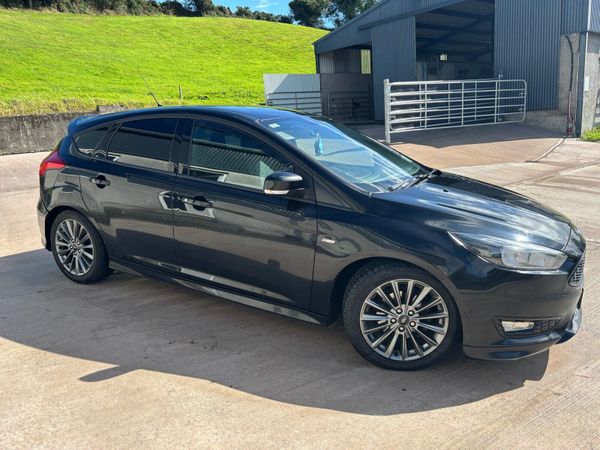 Ford Focus Hatchback, Diesel, 2017, Black