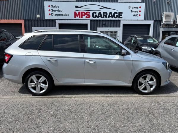 Skoda Fabia Estate, Petrol, 2017, Grey