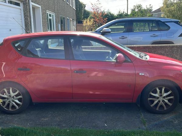 Hyundai i30 Hatchback, Petrol, 2008, Red