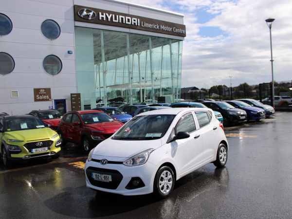 Hyundai i10 Hatchback, Petrol, 2015, White