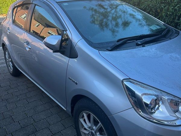 Toyota Aqua Hatchback, Petrol Hybrid, 2016, Silver