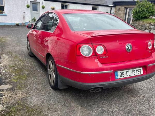 Volkswagen Passat Saloon, Diesel, 2009, Red