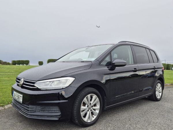Volkswagen Touran MPV, Petrol, 2016, Black