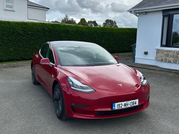 Tesla Model 3 Saloon, Electric, 2019, Red