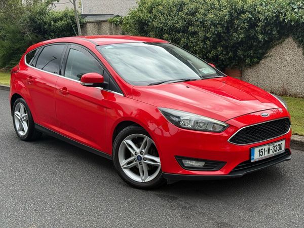 Ford Focus Hatchback, Petrol, 2015, Red