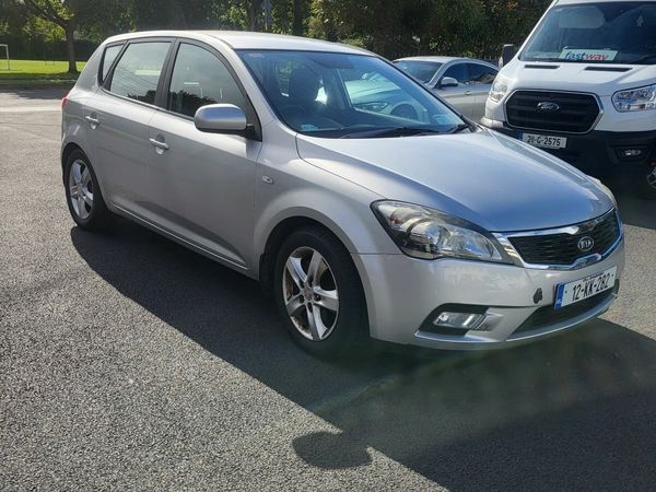 Kia Ceed MPV, Diesel, 2012, Silver