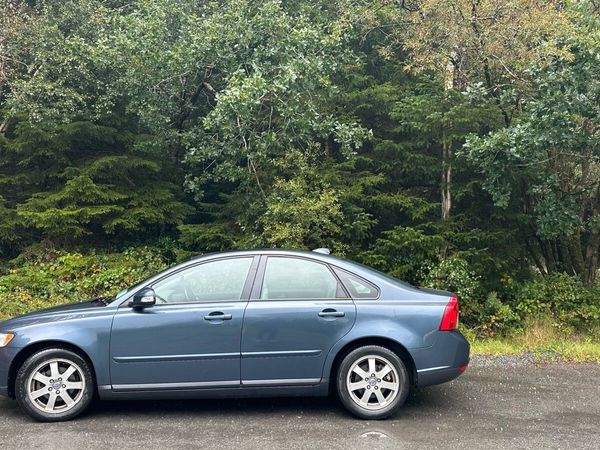 Volvo S40 Saloon, Diesel, 2010, Blue