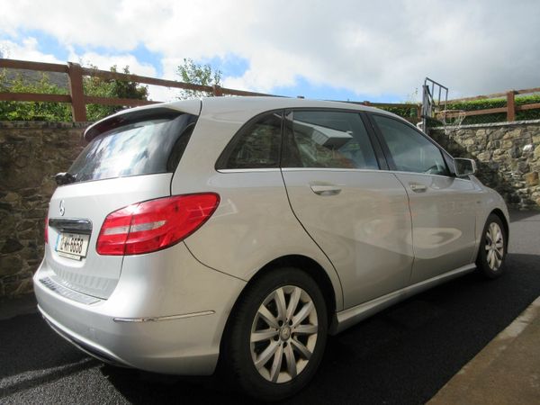 Mercedes-Benz B-Class MPV, Petrol, 2012, Silver