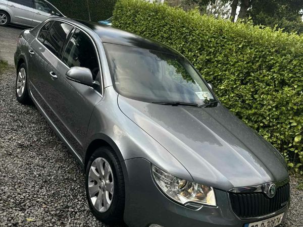 Skoda Superb Hatchback, Diesel, 2009, Grey