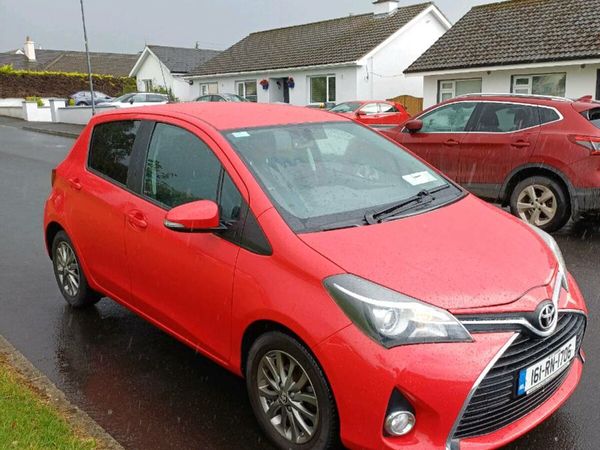 Toyota Yaris Hatchback, Petrol, 2016, Red