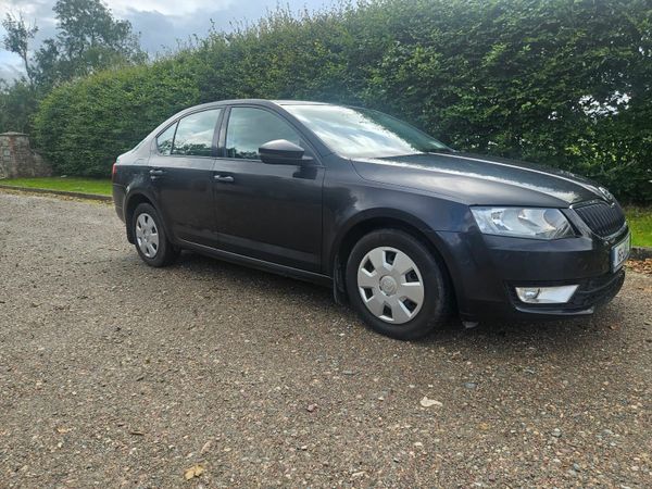 Skoda Octavia Saloon, Diesel, 2016, Black