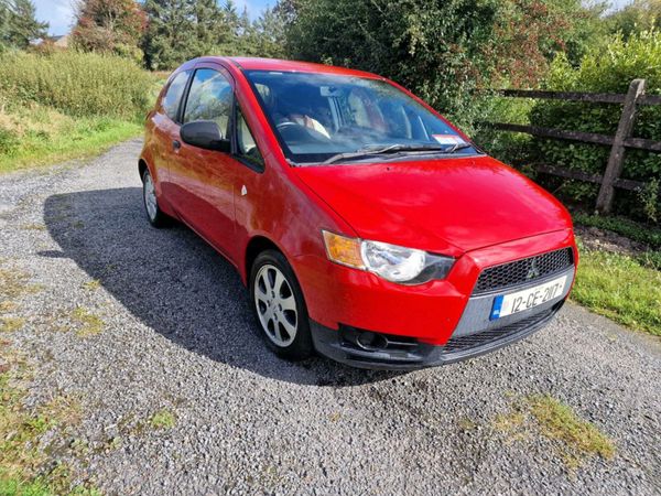 Mitsubishi Colt MPV, Petrol, 2012, Red