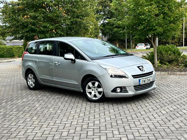 Peugeot 5008 MPV, Diesel, 2011, Silver