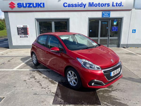 Peugeot 208 Hatchback, Diesel, 2019, Red