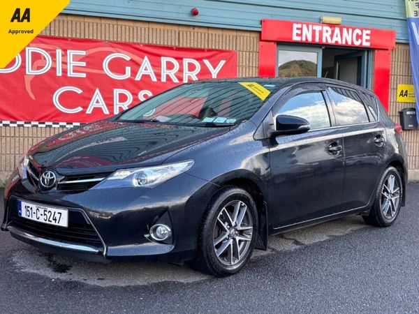 Toyota Auris Hatchback, Diesel, 2015, Black