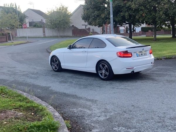 BMW 2-Series Coupe, Petrol, 2016, White
