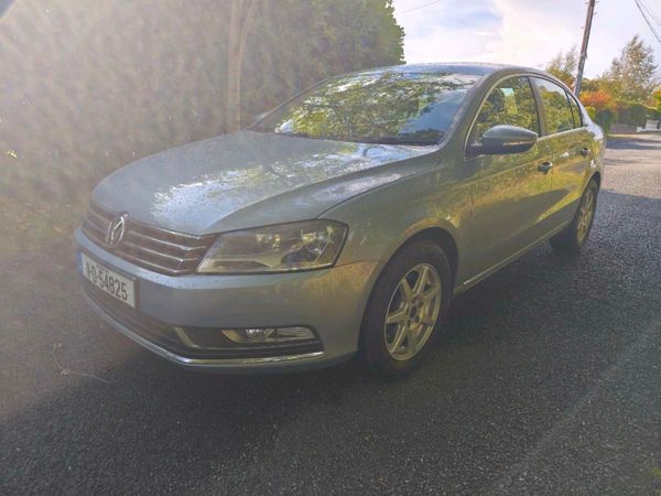 Volkswagen Passat Saloon, Diesel, 2011, Grey