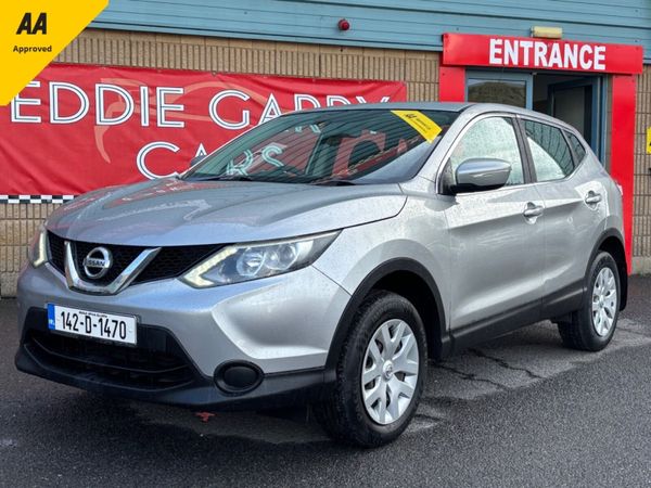 Nissan Qashqai Hatchback, Diesel, 2014, Silver