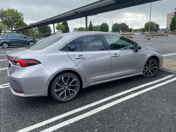 Toyota Corolla Saloon, Petrol Hybrid, 2020, Grey