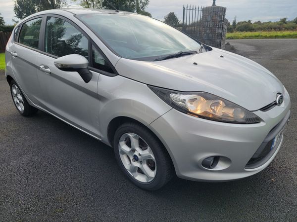Ford Fiesta Hatchback, Petrol, 2011, Silver