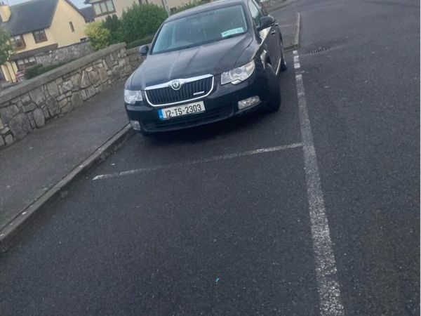 Skoda Superb Hatchback, Diesel, 2012, Black